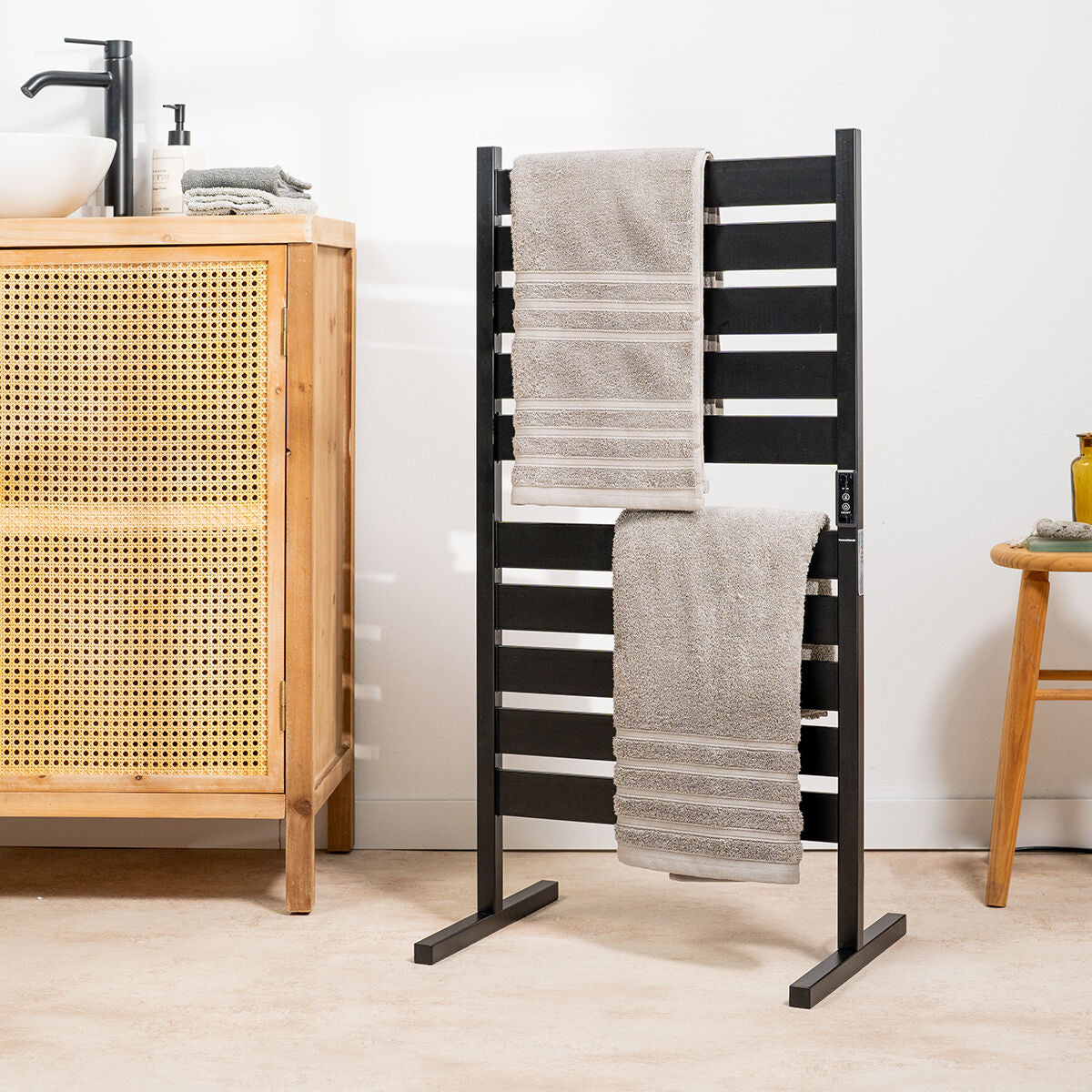 Innovagoods Elektrische Wand Of Vloer Handdoekrail Towarall Innovagoods 10 Stangen