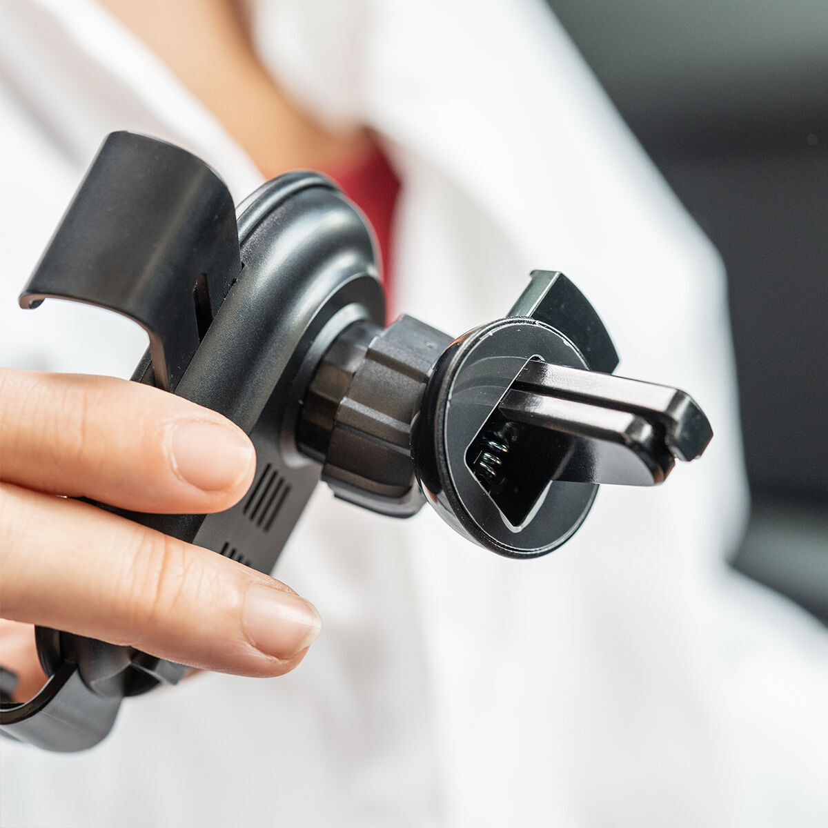 Innovagoods Draadloze Snelladerhouder Voor In De Auto Chakar Innovagoods
