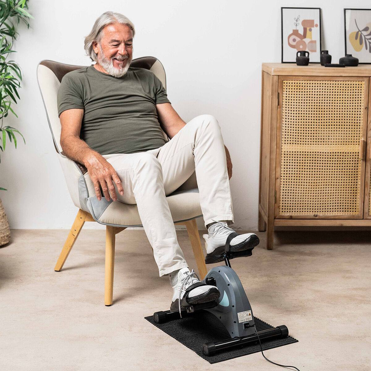 Innovagoods Elektrisch Ondersteunde Pedalen Voor Armen En Benen Met Mat En Afstandsbediening Velora 3000 Innovagoods